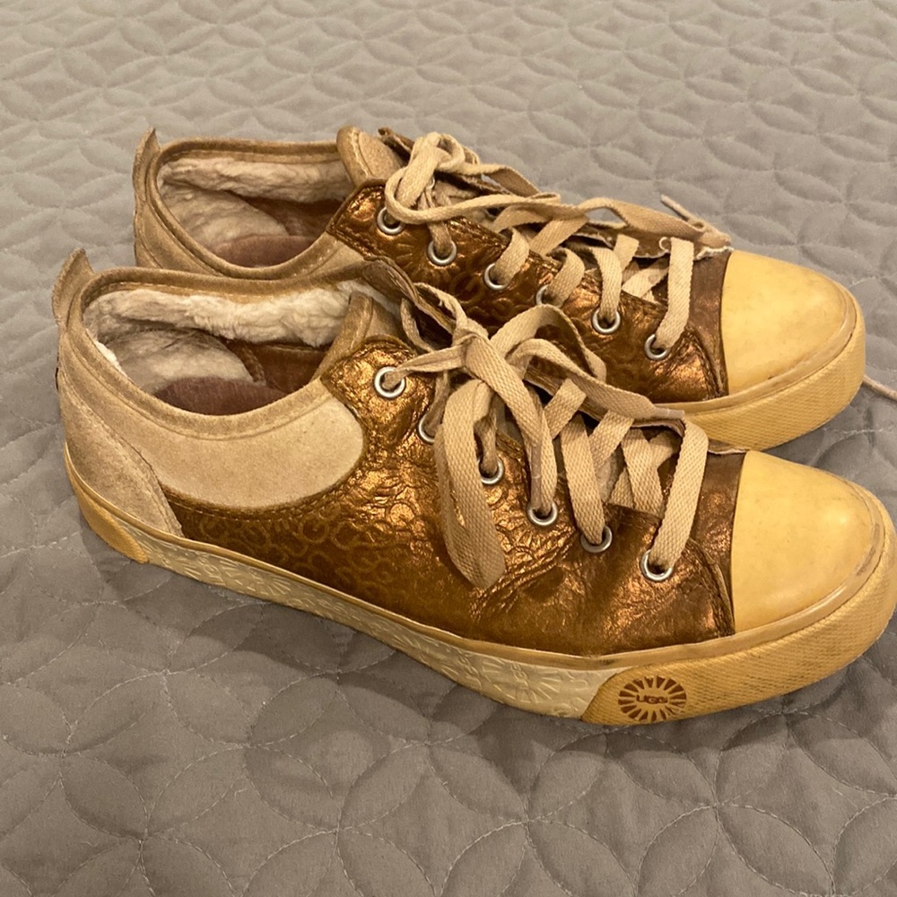 Ugg sneakers size 6